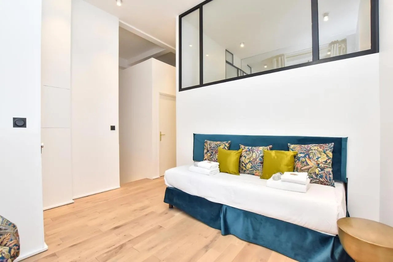 Apartment Cmg Palais De L'elysee Saint-honore Paris